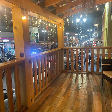 Hotel Towi Креел Екстериор снимка